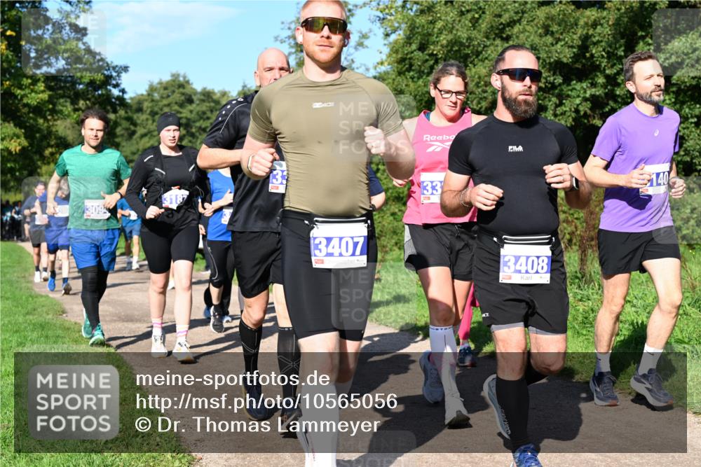 27.09.2026 - 35. Volkslauf durch das schöne Alstertal Dr. Thomas Lammeyer http://msf.ph/oto/10565056 27.09.2026 10:36:48 Laufen 309, 3407, 33, 3408, 140 meine-sportfotos.de