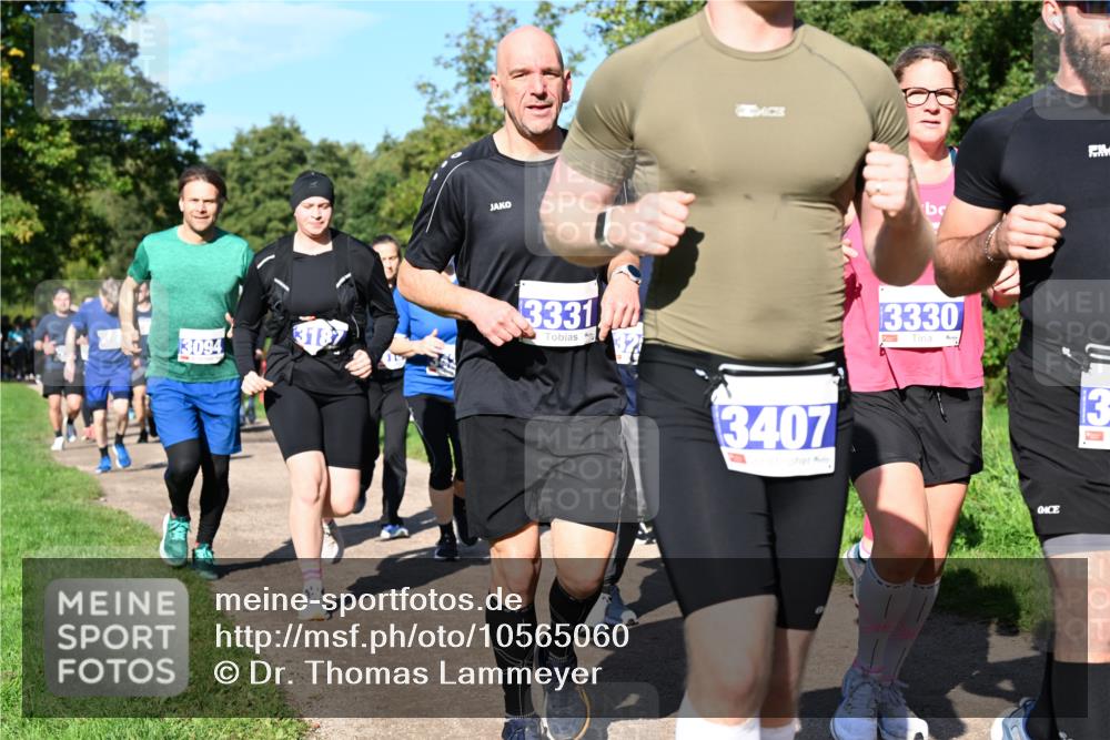 27.09.2026 - 35. Volkslauf durch das schöne Alstertal Dr. Thomas Lammeyer http://msf.ph/oto/10565060 27.09.2026 10:36:48 Laufen 3094, 3187, 3331, 3, 3407, 3330 meine-sportfotos.de