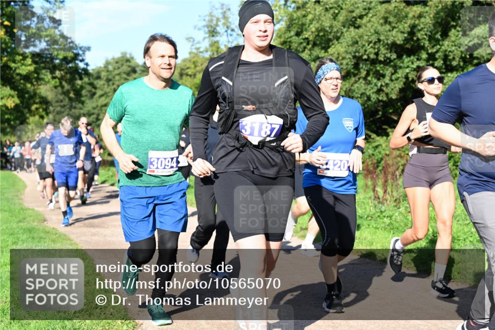 27.09.2026 - 35. Volkslauf durch das schöne Alstertal Dr. Thomas Lammeyer http://msf.ph/oto/10565070 27.09.2026 10:36:50 Laufen 3094, 3187, 420 meine-sportfotos.de