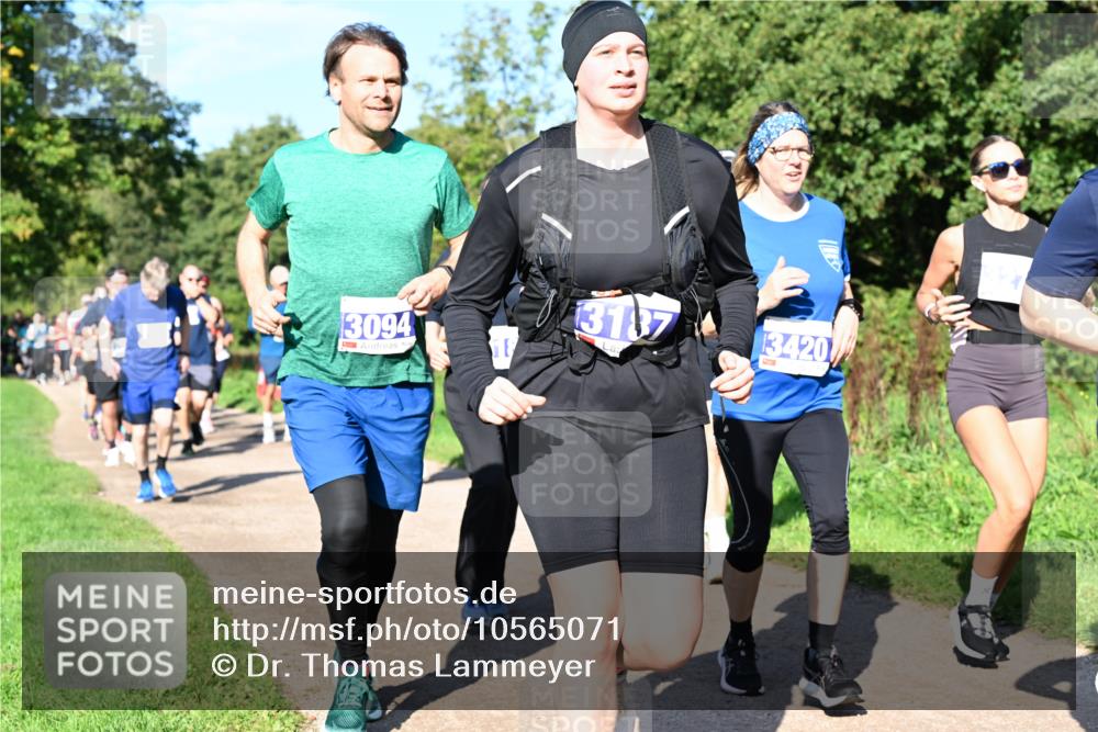 27.09.2026 - 35. Volkslauf durch das schöne Alstertal Dr. Thomas Lammeyer http://msf.ph/oto/10565071 27.09.2026 10:36:50 Laufen 3137, 3420, 3094 meine-sportfotos.de
