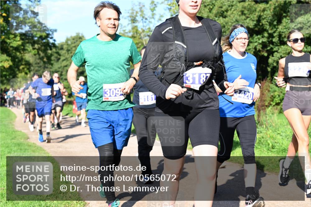 27.09.2026 - 35. Volkslauf durch das schöne Alstertal Dr. Thomas Lammeyer http://msf.ph/oto/10565072 27.09.2026 10:36:50 Laufen 309, 3181, 3187, 3420, 3276 meine-sportfotos.de