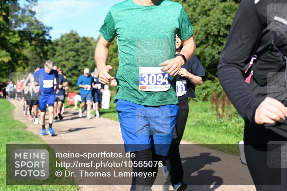27.09.2026 - 35. Volkslauf durch das schöne Alstertal Dr. Thomas Lammeyer http://msf.ph/oto/10565076 27.09.2026 10:36:51 Laufen 3094, 81 meine-sportfotos.de