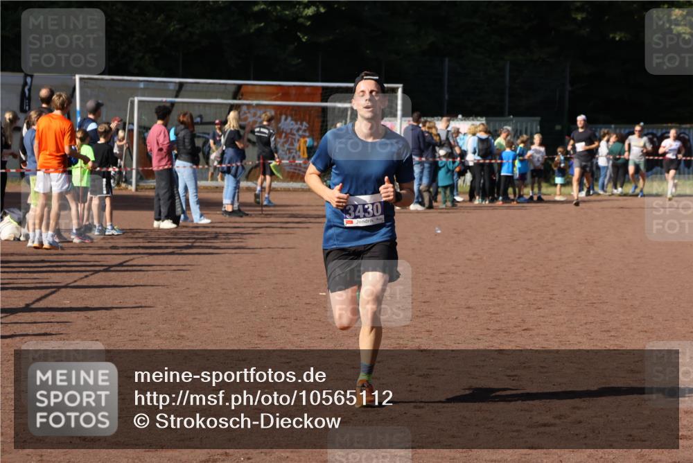 27.09.2026 - 35. Volkslauf durch das schöne Alstertal Strokosch-Dieckow http://msf.ph/oto/10565112 27.09.2026 11:12:57 Ziel 3430 meine-sportfotos.de