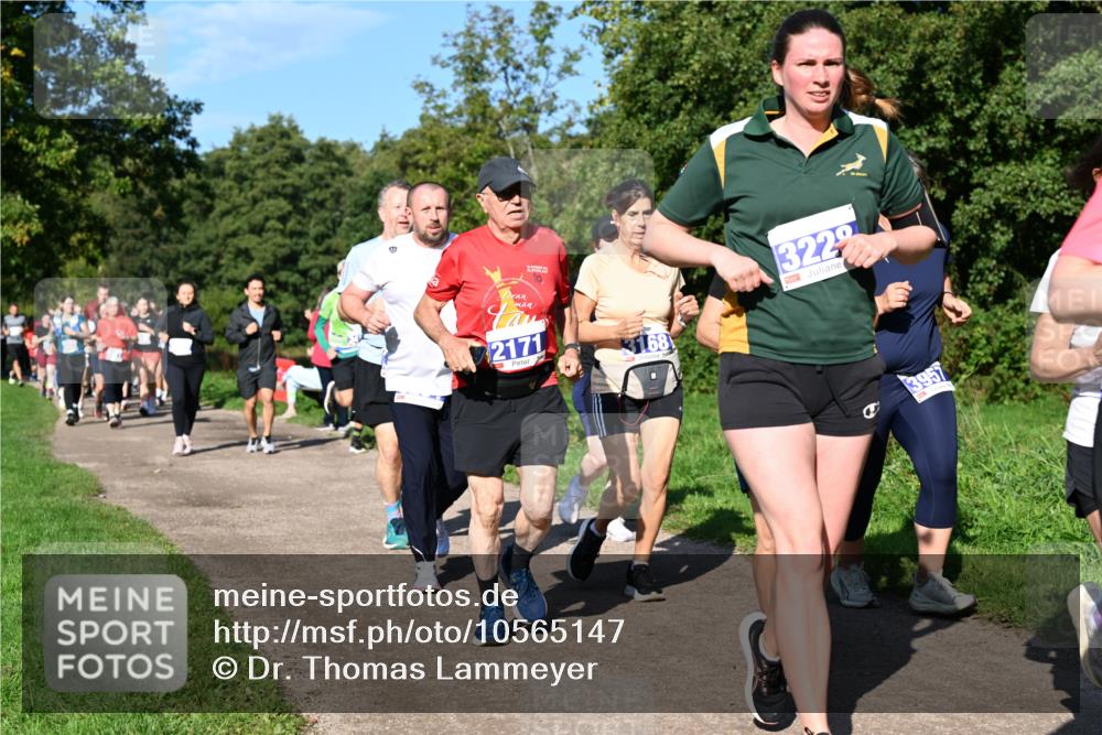 27.09.2026 - 35. Volkslauf durch das schöne Alstertal Dr. Thomas Lammeyer http://msf.ph/oto/10565147 27.09.2026 10:36:59 Laufen 3229, 2171, 3957 meine-sportfotos.de