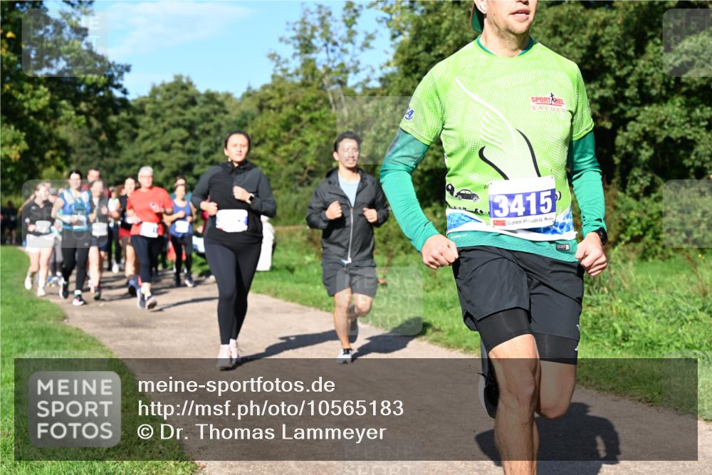 27.09.2026 - 35. Volkslauf durch das schöne Alstertal Dr. Thomas Lammeyer http://msf.ph/oto/10565183 27.09.2026 10:37:04 Laufen 3415 meine-sportfotos.de