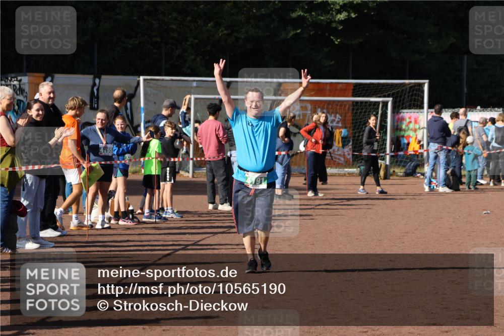 27.09.2026 - 35. Volkslauf durch das schöne Alstertal Strokosch-Dieckow http://msf.ph/oto/10565190 27.09.2026 11:12:23 Ziel 4191 meine-sportfotos.de
