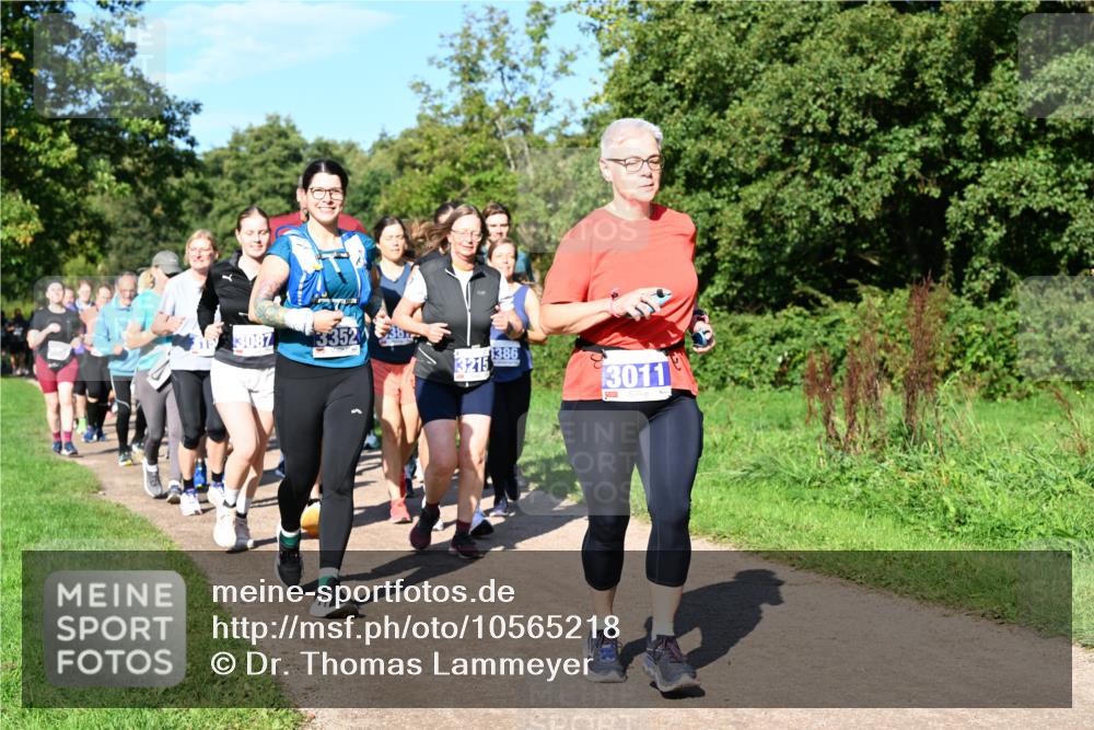 27.09.2026 - 35. Volkslauf durch das schöne Alstertal Dr. Thomas Lammeyer http://msf.ph/oto/10565218 27.09.2026 10:37:08 Laufen 15, 3087, 3215, 1386, 3011 meine-sportfotos.de