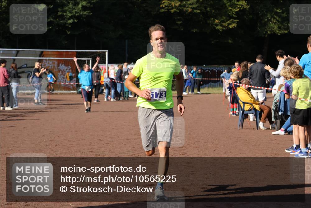 27.09.2026 - 35. Volkslauf durch das schöne Alstertal Strokosch-Dieckow http://msf.ph/oto/10565225 27.09.2026 11:12:11 Ziel 3173 meine-sportfotos.de