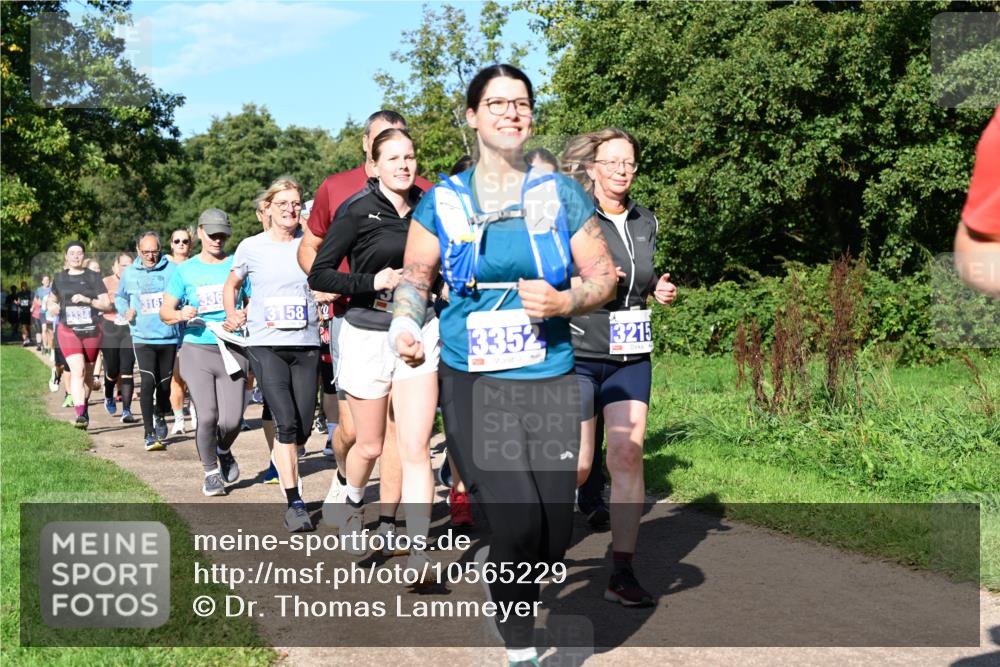 27.09.2026 - 35. Volkslauf durch das schöne Alstertal Dr. Thomas Lammeyer http://msf.ph/oto/10565229 27.09.2026 10:37:09 Laufen 316, 4, 336, 3158, 3352, 3215 meine-sportfotos.de