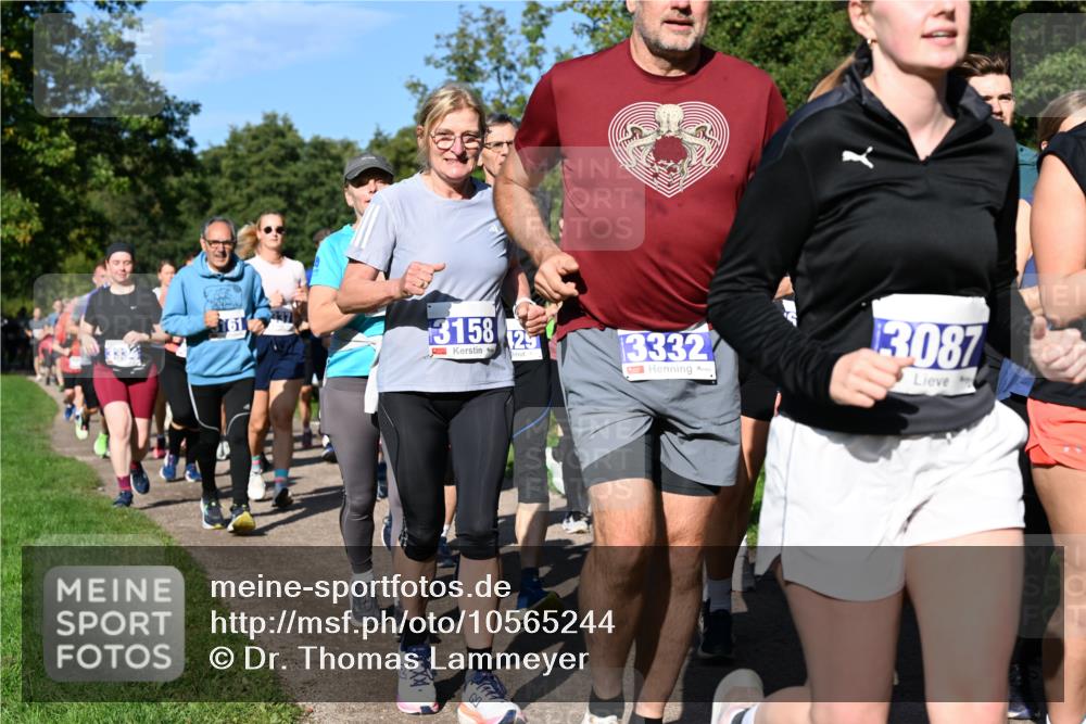 27.09.2026 - 35. Volkslauf durch das schöne Alstertal Dr. Thomas Lammeyer http://msf.ph/oto/10565244 27.09.2026 10:37:10 Laufen 3087, 161, 3158, 25, 3332 meine-sportfotos.de