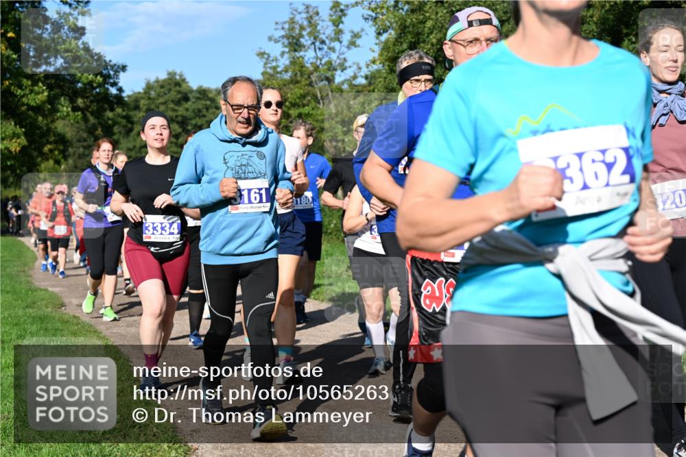 27.09.2026 - 35. Volkslauf durch das schöne Alstertal Dr. Thomas Lammeyer http://msf.ph/oto/10565263 27.09.2026 10:37:13 Laufen 3334, 161, 3180, 362, 320 meine-sportfotos.de
