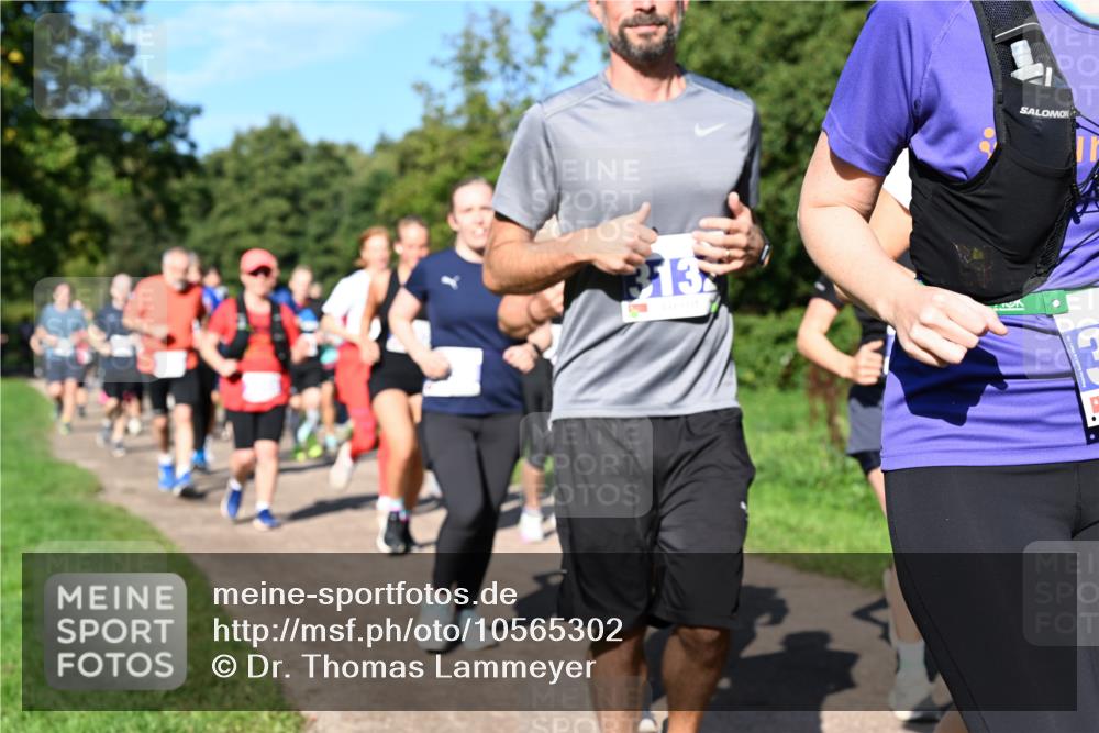 27.09.2026 - 35. Volkslauf durch das schöne Alstertal Dr. Thomas Lammeyer http://msf.ph/oto/10565302 27.09.2026 10:37:17 Laufen 3137 meine-sportfotos.de