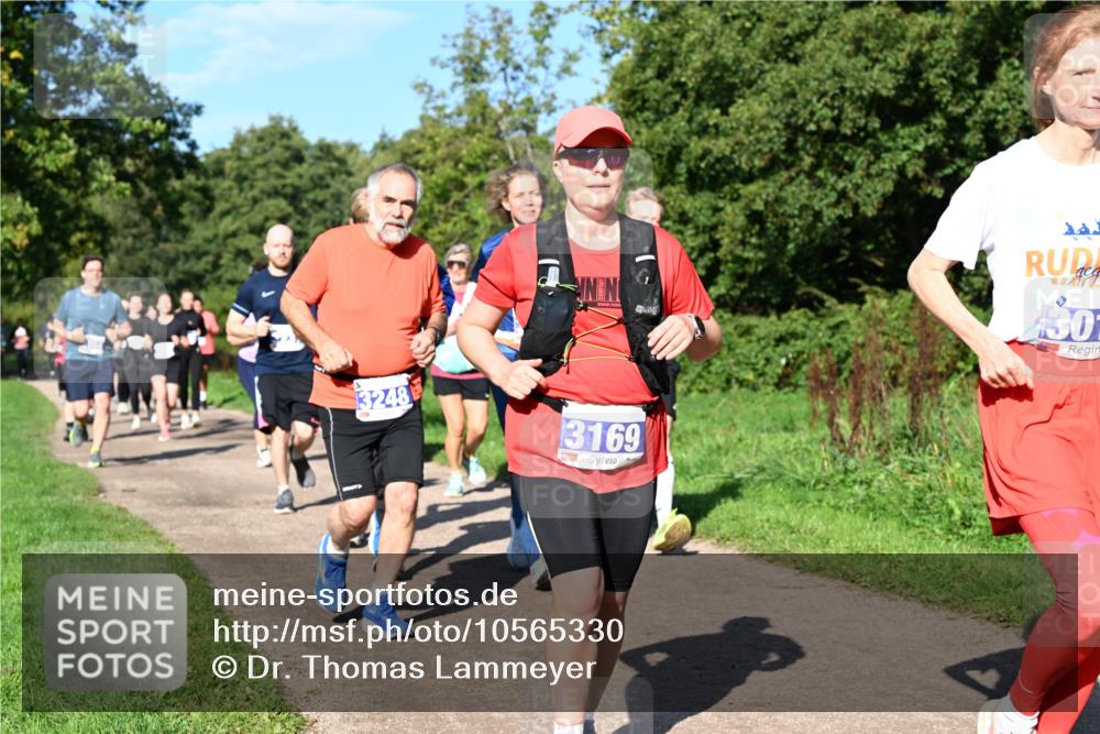 27.09.2026 - 35. Volkslauf durch das schöne Alstertal Dr. Thomas Lammeyer http://msf.ph/oto/10565330 27.09.2026 10:37:20 Laufen 3248, 3169, 1307 meine-sportfotos.de