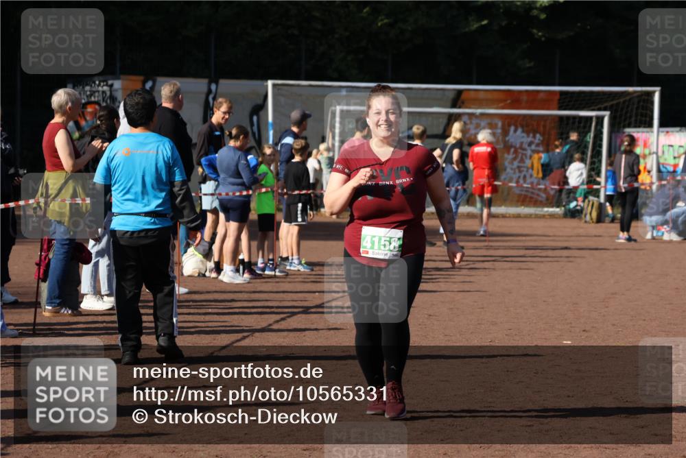 27.09.2026 - 35. Volkslauf durch das schöne Alstertal Strokosch-Dieckow http://msf.ph/oto/10565331 27.09.2026 11:11:37 Ziel 4158 meine-sportfotos.de