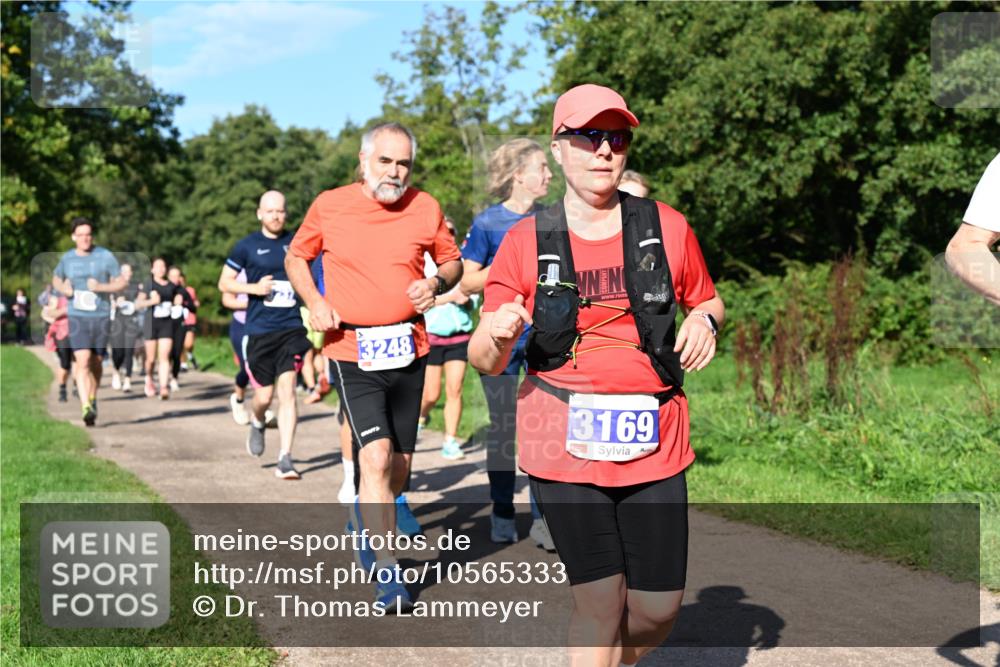 27.09.2026 - 35. Volkslauf durch das schöne Alstertal Dr. Thomas Lammeyer http://msf.ph/oto/10565333 27.09.2026 10:37:20 Laufen 3248, 3169 meine-sportfotos.de