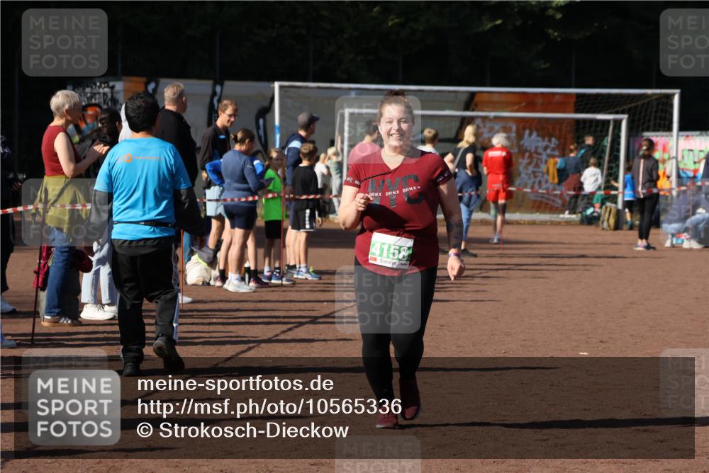 27.09.2026 - 35. Volkslauf durch das schöne Alstertal Strokosch-Dieckow http://msf.ph/oto/10565336 27.09.2026 11:11:37 Ziel 4158 meine-sportfotos.de