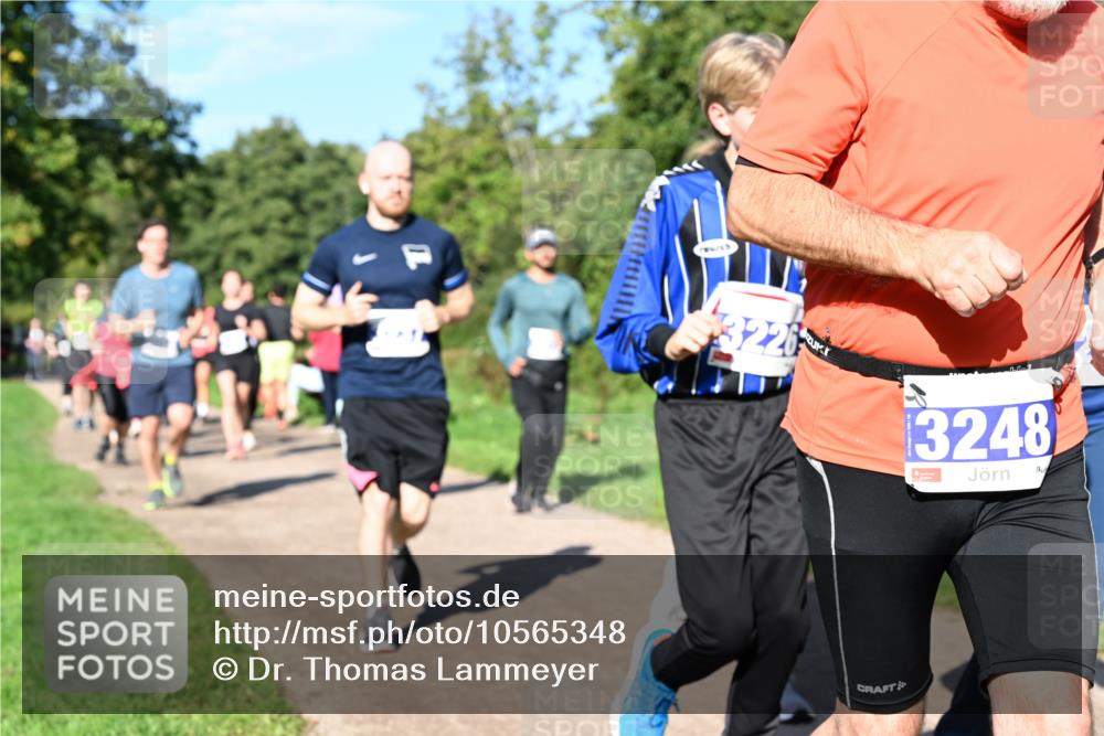 27.09.2026 - 35. Volkslauf durch das schöne Alstertal Dr. Thomas Lammeyer http://msf.ph/oto/10565348 27.09.2026 10:37:22 Laufen 3226, 13248 meine-sportfotos.de
