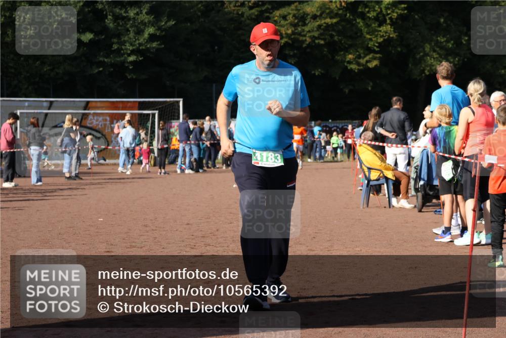 27.09.2026 - 35. Volkslauf durch das schöne Alstertal Strokosch-Dieckow http://msf.ph/oto/10565392 27.09.2026 11:11:12 Ziel 4183 meine-sportfotos.de