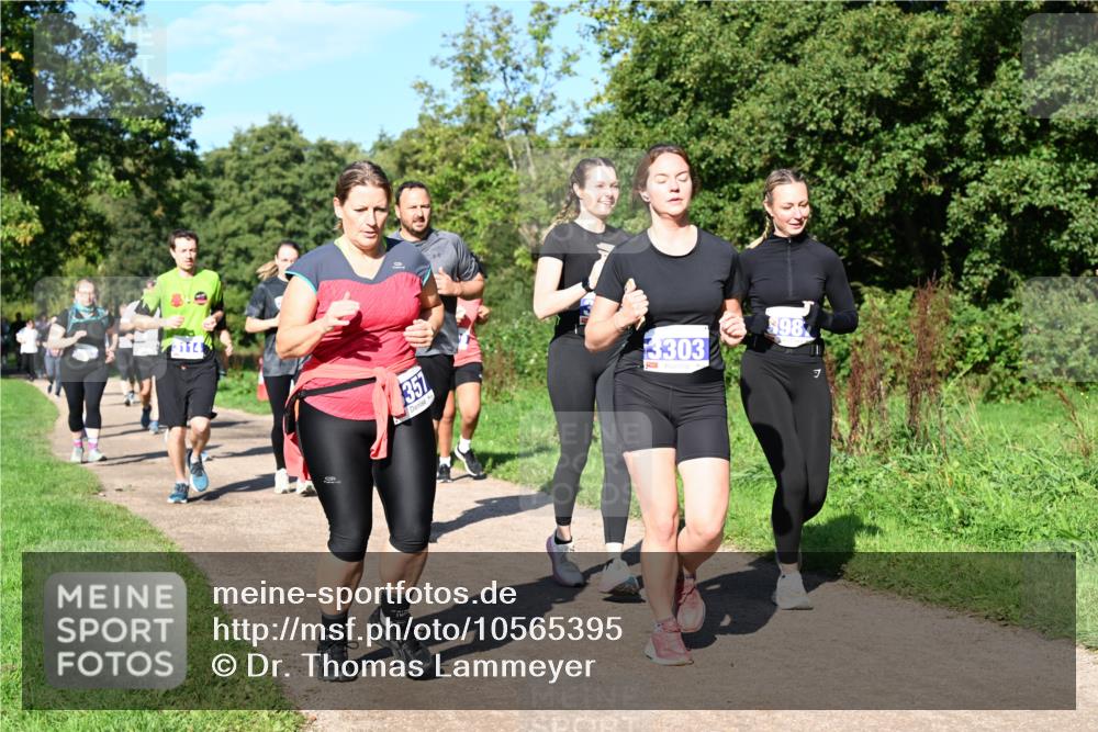 27.09.2026 - 35. Volkslauf durch das schöne Alstertal Dr. Thomas Lammeyer http://msf.ph/oto/10565395 27.09.2026 10:37:27 Laufen 114, 351, 3303, 98 meine-sportfotos.de