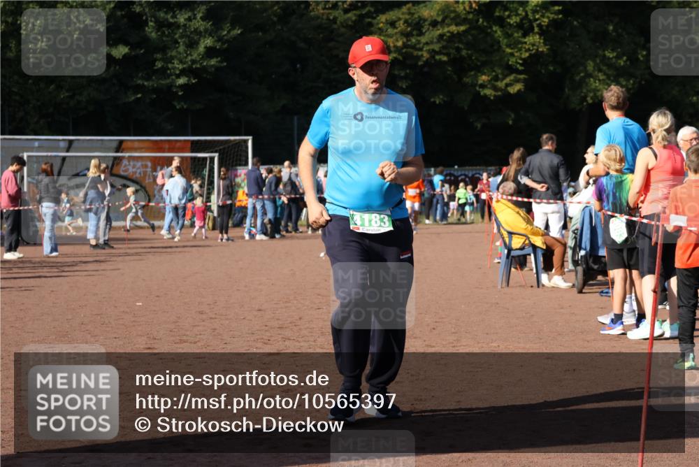 27.09.2026 - 35. Volkslauf durch das schöne Alstertal Strokosch-Dieckow http://msf.ph/oto/10565397 27.09.2026 11:11:12 Ziel 4183 meine-sportfotos.de