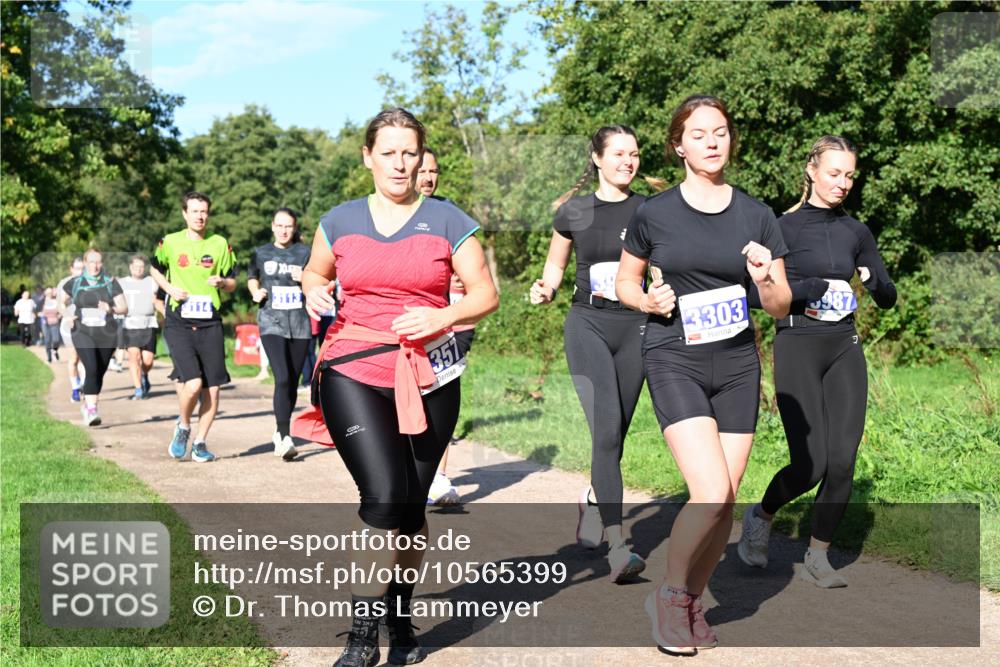 27.09.2026 - 35. Volkslauf durch das schöne Alstertal Dr. Thomas Lammeyer http://msf.ph/oto/10565399 27.09.2026 10:37:27 Laufen 113, 357, 3303, 987 meine-sportfotos.de
