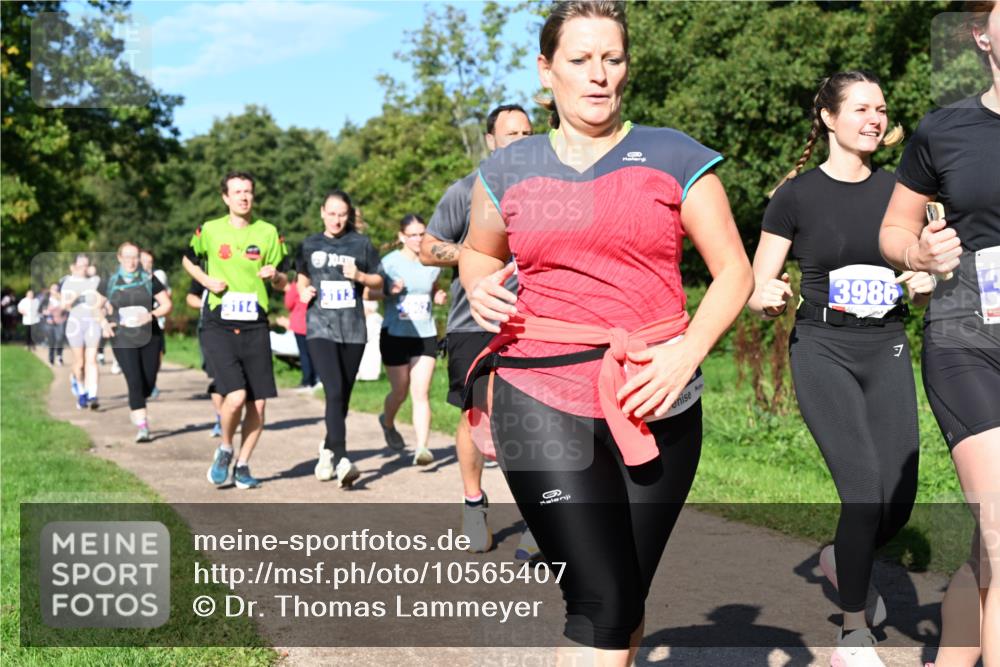 27.09.2026 - 35. Volkslauf durch das schöne Alstertal Dr. Thomas Lammeyer http://msf.ph/oto/10565407 27.09.2026 10:37:28 Laufen 114, 113, 3986, 7 meine-sportfotos.de