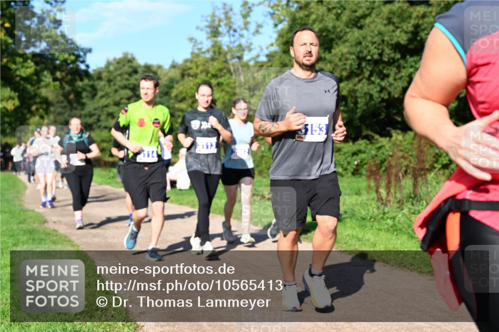 27.09.2026 - 35. Volkslauf durch das schöne Alstertal Dr. Thomas Lammeyer http://msf.ph/oto/10565413 27.09.2026 10:37:29 Laufen 114, 113, 3153 meine-sportfotos.de