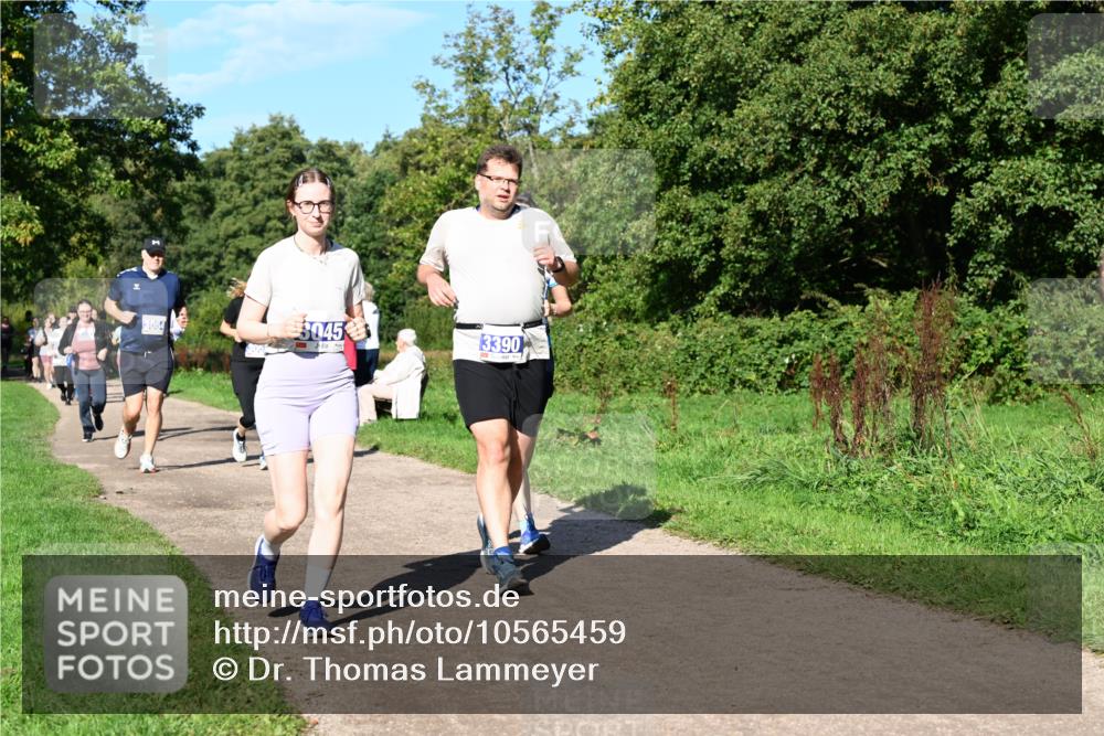 27.09.2026 - 35. Volkslauf durch das schöne Alstertal Dr. Thomas Lammeyer http://msf.ph/oto/10565459 27.09.2026 10:37:34 Laufen 3054, 3045, 3390 meine-sportfotos.de