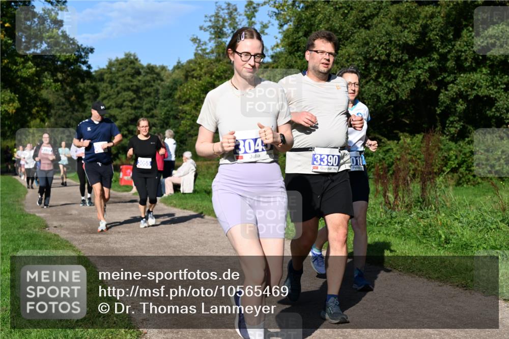 27.09.2026 - 35. Volkslauf durch das schöne Alstertal Dr. Thomas Lammeyer http://msf.ph/oto/10565469 27.09.2026 10:37:35 Laufen 3045, 3390, 01 meine-sportfotos.de