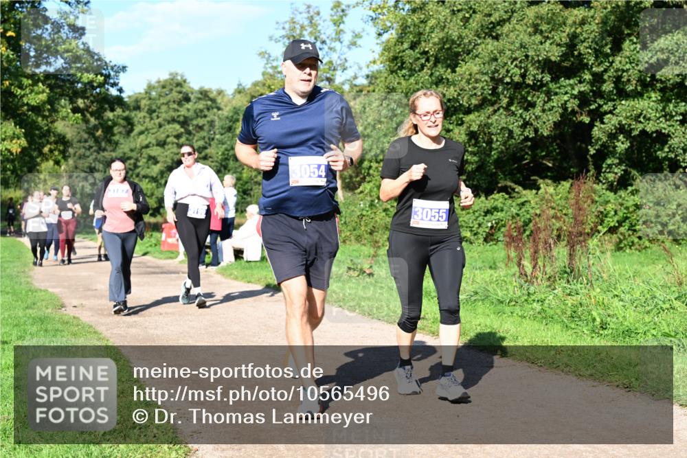 27.09.2026 - 35. Volkslauf durch das schöne Alstertal Dr. Thomas Lammeyer http://msf.ph/oto/10565496 27.09.2026 10:37:38 Laufen 3054, 3055 meine-sportfotos.de