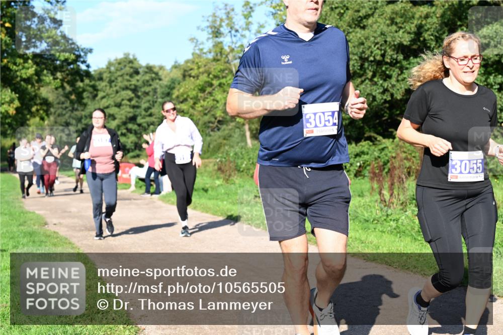 27.09.2026 - 35. Volkslauf durch das schöne Alstertal Dr. Thomas Lammeyer http://msf.ph/oto/10565505 27.09.2026 10:37:39 Laufen 3054, 3055 meine-sportfotos.de