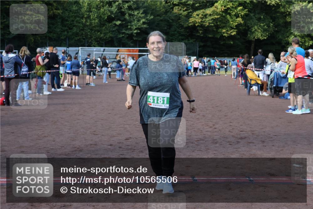 27.09.2026 - 35. Volkslauf durch das schöne Alstertal Strokosch-Dieckow http://msf.ph/oto/10565506 27.09.2026 11:10:38 Ziel 4181 meine-sportfotos.de