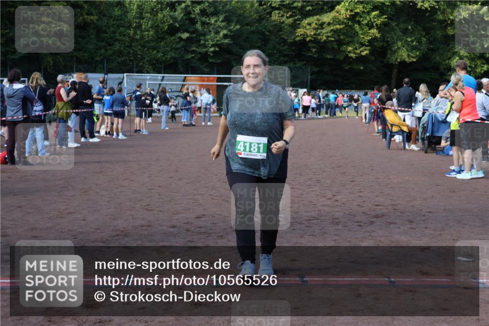 27.09.2026 - 35. Volkslauf durch das schöne Alstertal Strokosch-Dieckow http://msf.ph/oto/10565526 27.09.2026 11:10:38 Ziel 4181 meine-sportfotos.de