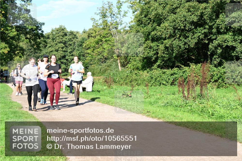 27.09.2026 - 35. Volkslauf durch das schöne Alstertal Dr. Thomas Lammeyer http://msf.ph/oto/10565551 27.09.2026 10:37:44 Laufen 3038, 3037 meine-sportfotos.de