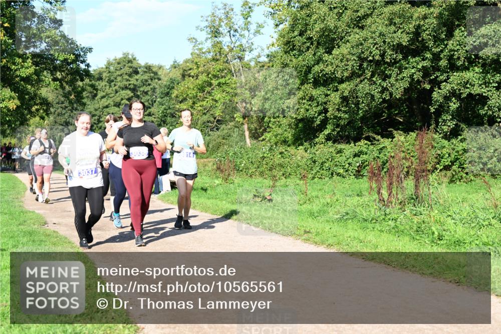 27.09.2026 - 35. Volkslauf durch das schöne Alstertal Dr. Thomas Lammeyer http://msf.ph/oto/10565561 27.09.2026 10:37:45 Laufen 3037, 3038, 2014 meine-sportfotos.de