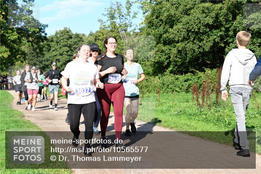27.09.2026 - 35. Volkslauf durch das schöne Alstertal Dr. Thomas Lammeyer http://msf.ph/oto/10565577 27.09.2026 10:37:47 Laufen 3037, 3038, 201 meine-sportfotos.de