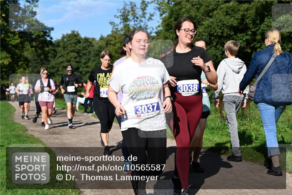 27.09.2026 - 35. Volkslauf durch das schöne Alstertal Dr. Thomas Lammeyer http://msf.ph/oto/10565587 27.09.2026 10:37:48 Laufen 33, 3037, 3038 meine-sportfotos.de