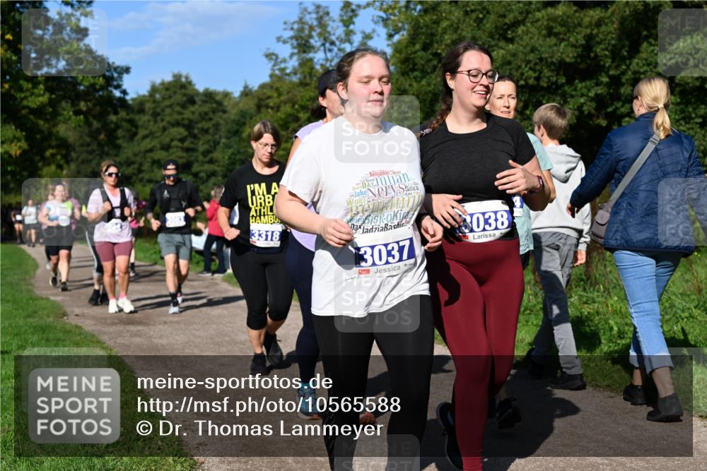 27.09.2026 - 35. Volkslauf durch das schöne Alstertal Dr. Thomas Lammeyer http://msf.ph/oto/10565588 27.09.2026 10:37:48 Laufen 3318, 3037, 3038 meine-sportfotos.de