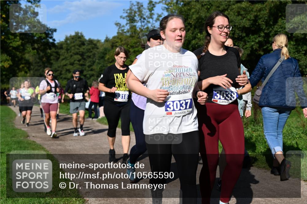 27.09.2026 - 35. Volkslauf durch das schöne Alstertal Dr. Thomas Lammeyer http://msf.ph/oto/10565590 27.09.2026 10:37:48 Laufen 3318, 3037, 3038 meine-sportfotos.de