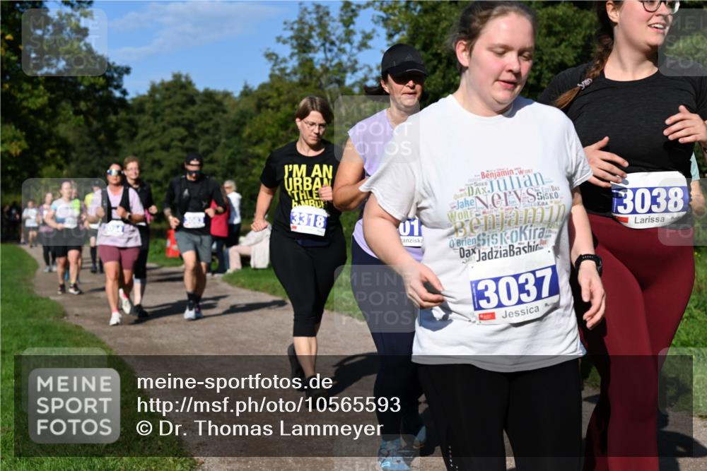 27.09.2026 - 35. Volkslauf durch das schöne Alstertal Dr. Thomas Lammeyer http://msf.ph/oto/10565593 27.09.2026 10:37:49 Laufen 3318, 01, 3037, 3038 meine-sportfotos.de