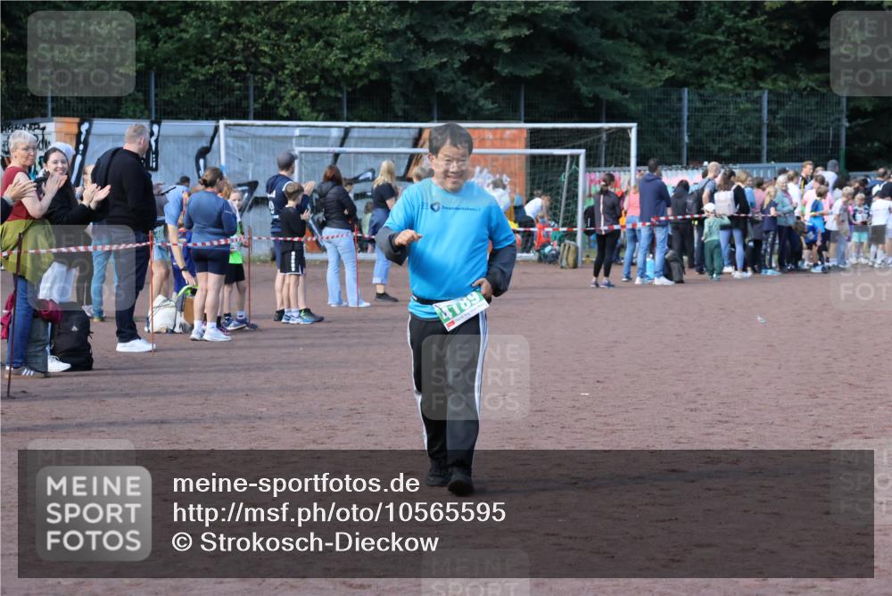 27.09.2026 - 35. Volkslauf durch das schöne Alstertal Strokosch-Dieckow http://msf.ph/oto/10565595 27.09.2026 11:10:05 Ziel 4189 meine-sportfotos.de