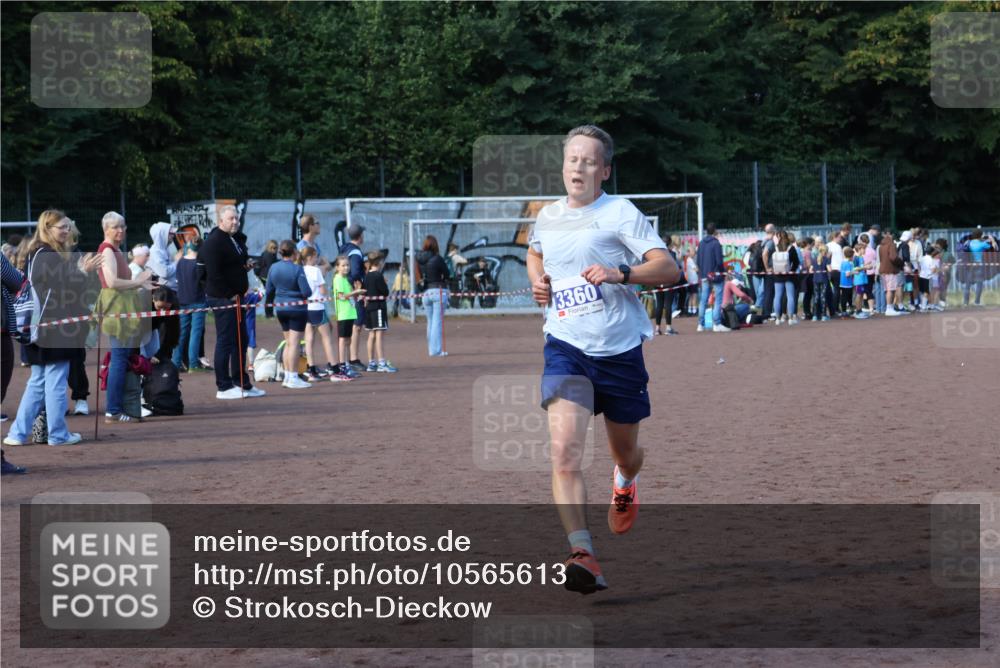 27.09.2026 - 35. Volkslauf durch das schöne Alstertal Strokosch-Dieckow http://msf.ph/oto/10565613 27.09.2026 11:09:32 Ziel 3360 meine-sportfotos.de