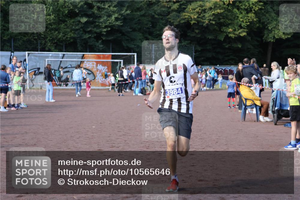 27.09.2026 - 35. Volkslauf durch das schöne Alstertal Strokosch-Dieckow http://msf.ph/oto/10565646 27.09.2026 11:09:06 Ziel 3984 meine-sportfotos.de