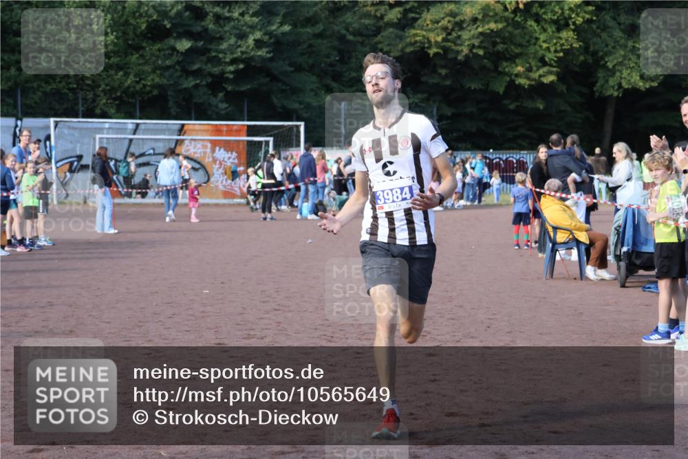 27.09.2026 - 35. Volkslauf durch das schöne Alstertal Strokosch-Dieckow http://msf.ph/oto/10565649 27.09.2026 11:09:06 Ziel 3984 meine-sportfotos.de