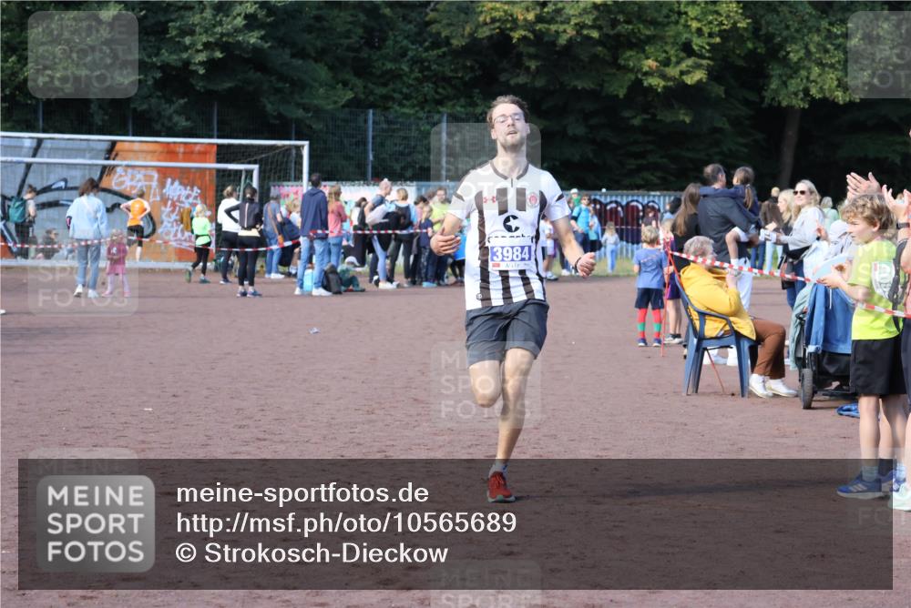 27.09.2026 - 35. Volkslauf durch das schöne Alstertal Strokosch-Dieckow http://msf.ph/oto/10565689 27.09.2026 11:09:05 Ziel 3984 meine-sportfotos.de