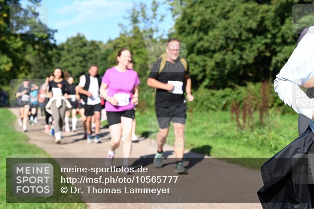 27.09.2026 - 35. Volkslauf durch das schöne Alstertal Dr. Thomas Lammeyer http://msf.ph/oto/10565777 27.09.2026 10:38:13 Laufen  meine-sportfotos.de