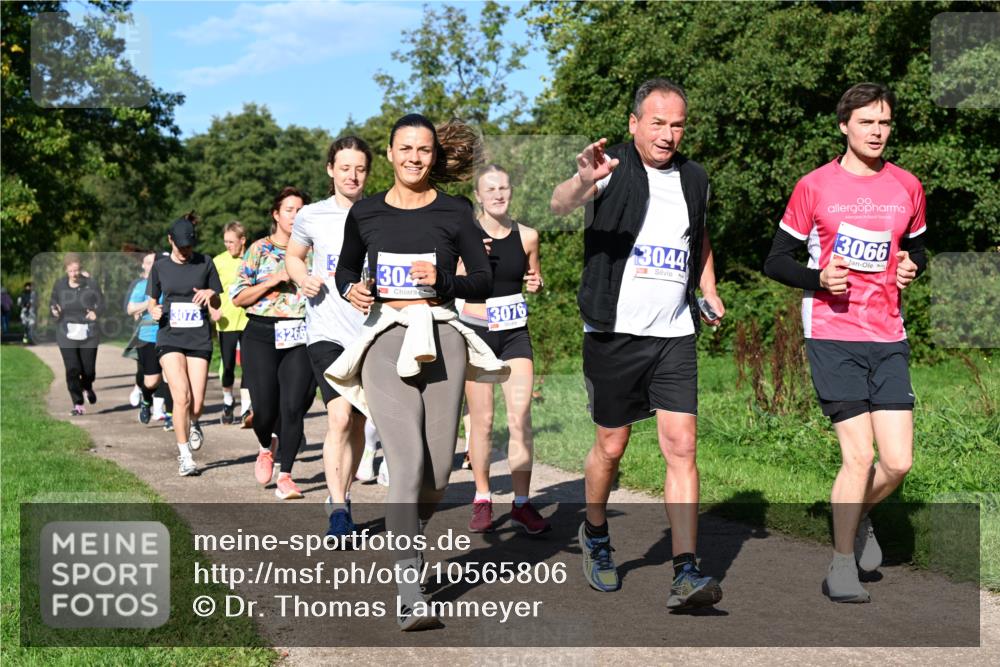 27.09.2026 - 35. Volkslauf durch das schöne Alstertal Dr. Thomas Lammeyer http://msf.ph/oto/10565806 27.09.2026 10:38:16 Laufen 3073, 3266, 304, 3076, 3044, 3066 meine-sportfotos.de