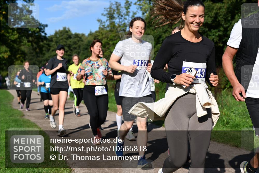 27.09.2026 - 35. Volkslauf durch das schöne Alstertal Dr. Thomas Lammeyer http://msf.ph/oto/10565818 27.09.2026 10:38:17 Laufen 3073, 3137, 43 meine-sportfotos.de