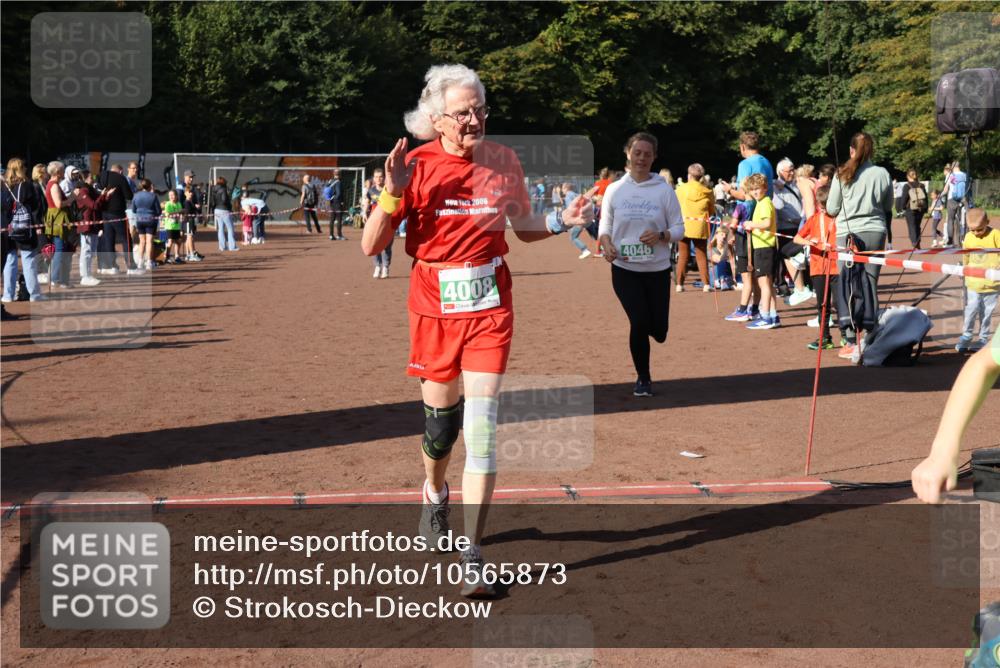 27.09.2026 - 35. Volkslauf durch das schöne Alstertal Strokosch-Dieckow http://msf.ph/oto/10565873 27.09.2026 11:07:21 Ziel 4008, 4045, 4046, 4184, 4194 meine-sportfotos.de