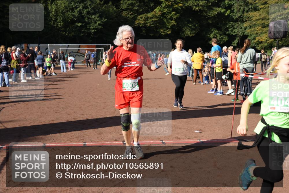 27.09.2026 - 35. Volkslauf durch das schöne Alstertal Strokosch-Dieckow http://msf.ph/oto/10565891 27.09.2026 11:07:20 Ziel 4008, 4045, 4046, 4194 meine-sportfotos.de